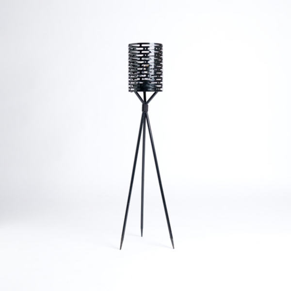 Black Metal Dusk-to-Dawn Outdoor Lantern Stake | BLACK