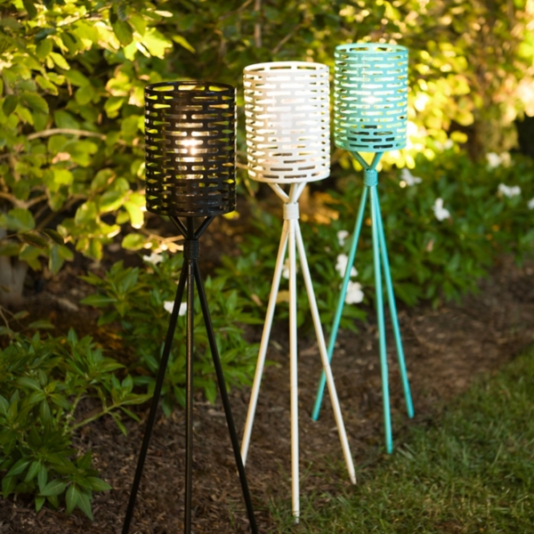 White Metal Dusk-to-Dawn Outdoor Lantern Stake | WHITE