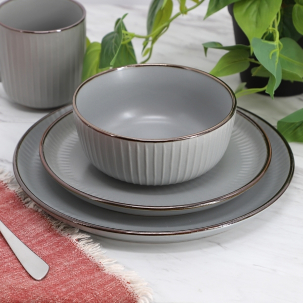 Light Gray Leo Stoneware 16-pc. Dinnerware Set