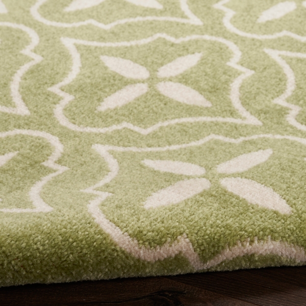Green Quatrefoil Indoor/Outdoor Rug