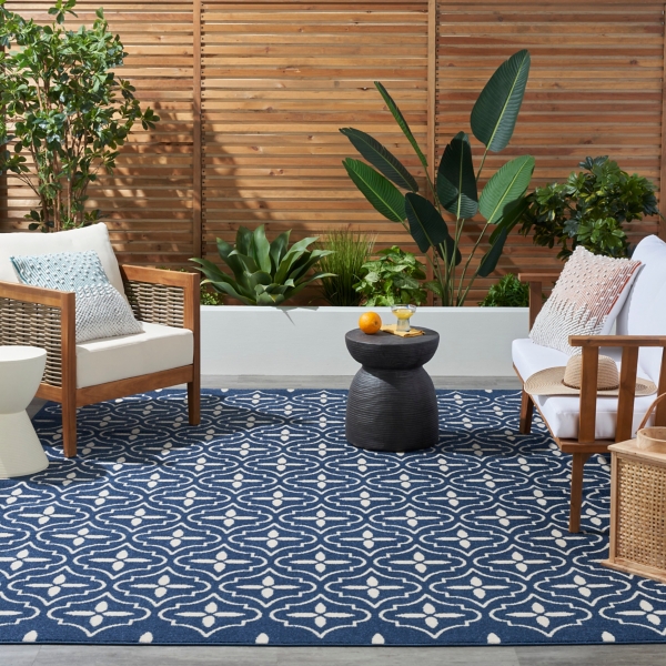 Navy Quatrefoil Indoor/Outdoor Rug
