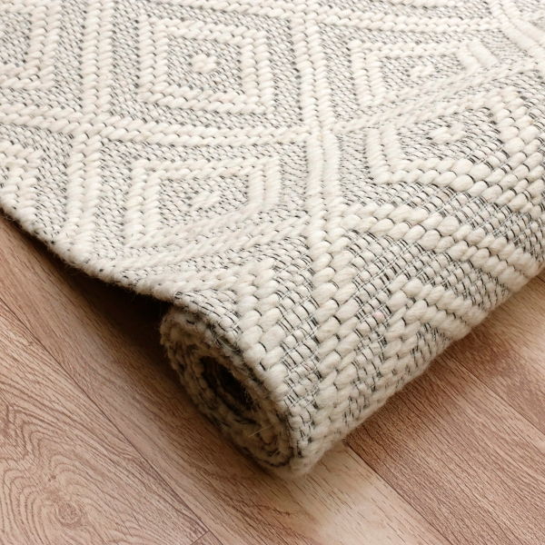 Bergen Diamond Ivory Area Rug, 8x10