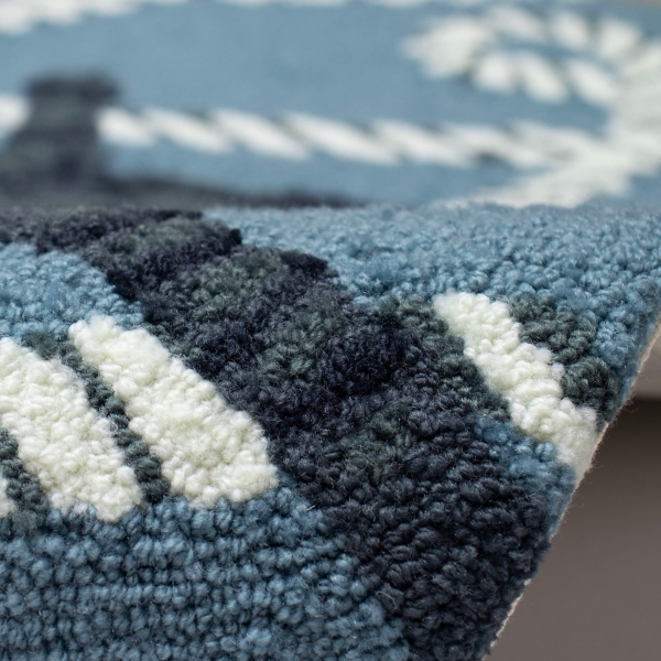 Blue Marine Helm Indoor/Outdoor Accent Rug, 2x3