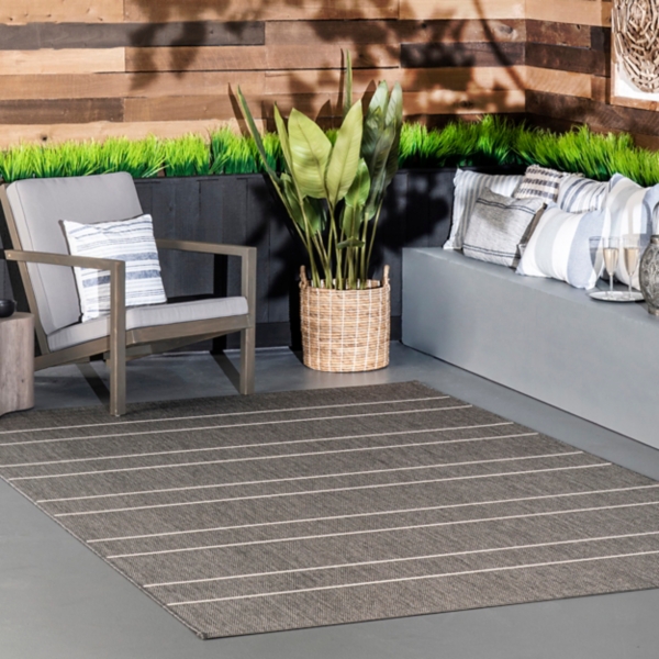 Alaina Striped Indoor/Outdoor Area Rug, 4x6