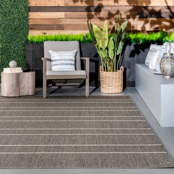 Alaina Striped Indoor/Outdoor Area Rug, 4x6
