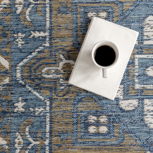 Reversible Medallion Indoor/Outdoor Area Rug, 5x8