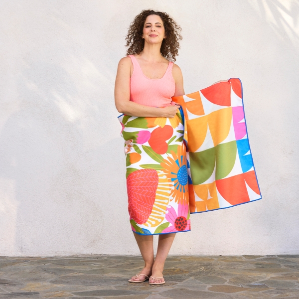 Jolies Fleurs Reversible Microfiber Beach Towel