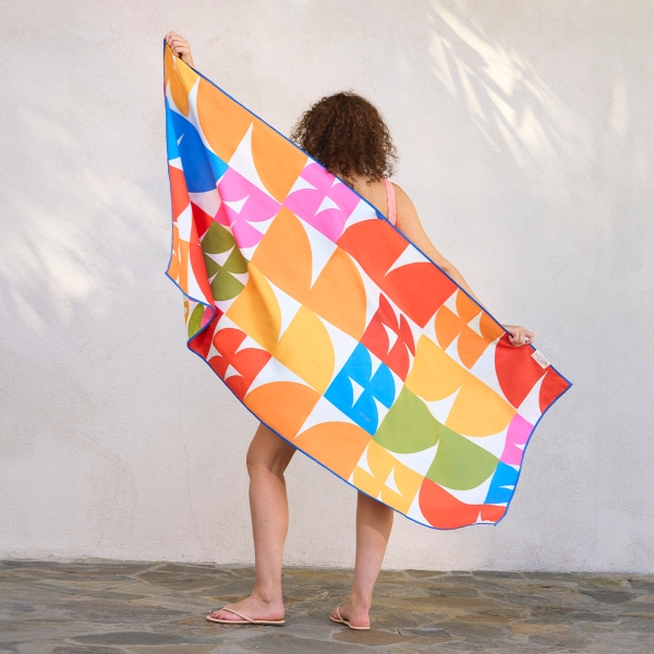 Jolies Fleurs Reversible Microfiber Beach Towel