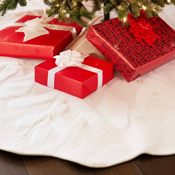 White Snowflake Christmas Tree Skirt