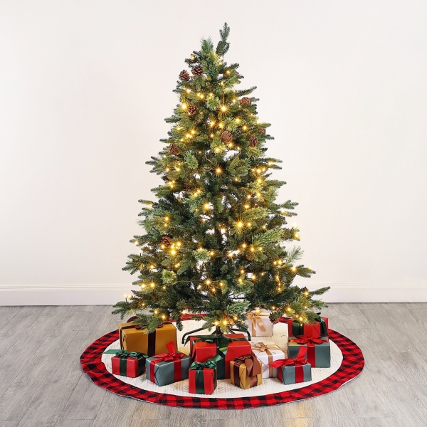 5.5 ft. Pre-Lit Gusti Artificial Christmas Tree