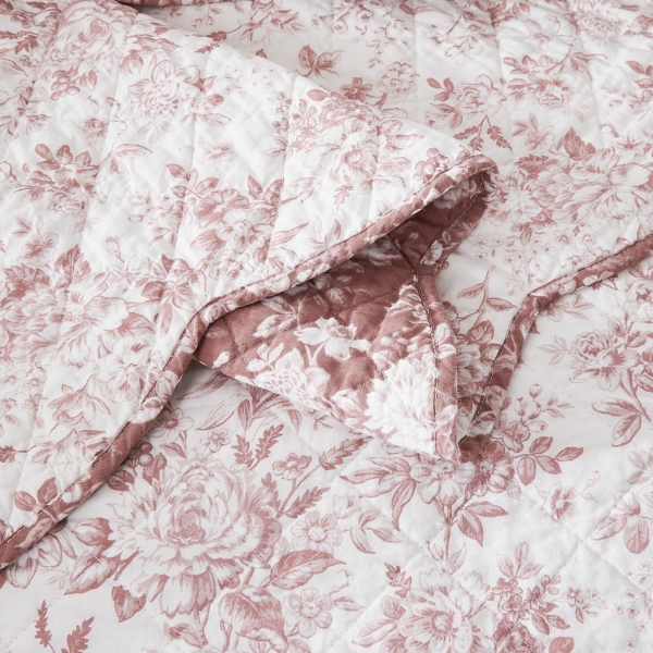 Peony Toile Reversible 3-pc. Full/Queen Quilt Set
