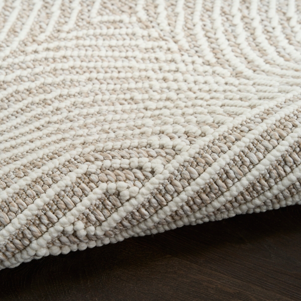 Beige Geometric Area Rug, 7x9