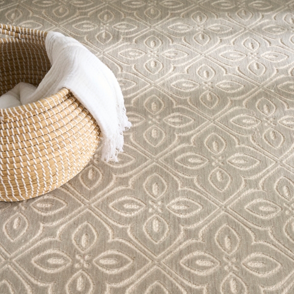 Silver Floral Charm Washable Area Rug, 5x7