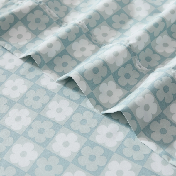 Aqua Blue Checkered Daisy 6-pc. Queen Sheet Set