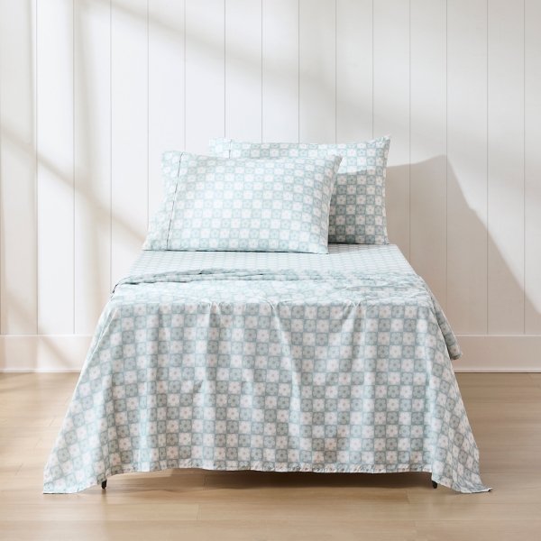 Aqua Blue Checkered Daisy 4-pc. Twin XL Sheet Set