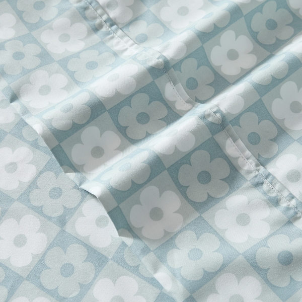 Aqua Blue Checkered Daisy 4-pc. Twin XL Sheet Set
