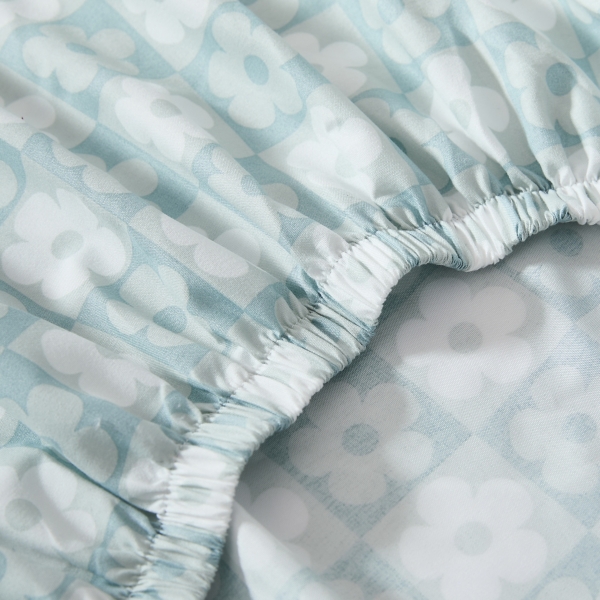 Aqua Blue Checkered Daisy 6-pc. Full Sheet Set